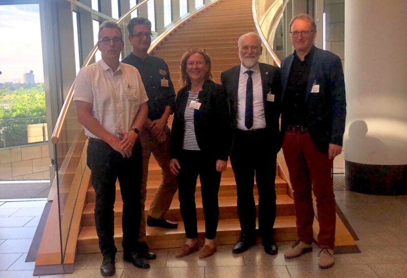 Die Gründungsmitglieder des Bildungsforums NRW im Landtag in Düsseldorf